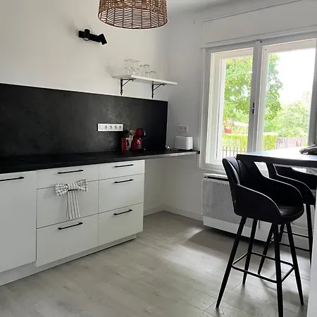 Pelso D'oro Apartmanhaz Διαμέρισμα Balatonföldvár